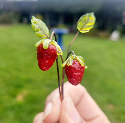 NEW!! Glass Art - Wild Strawberry Tiny "Specialised" Bouquet